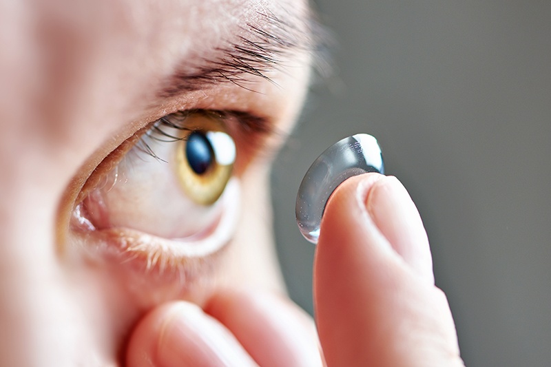 CRT-Lenses-Vs-LASIK-Eye-Surgery.jpg